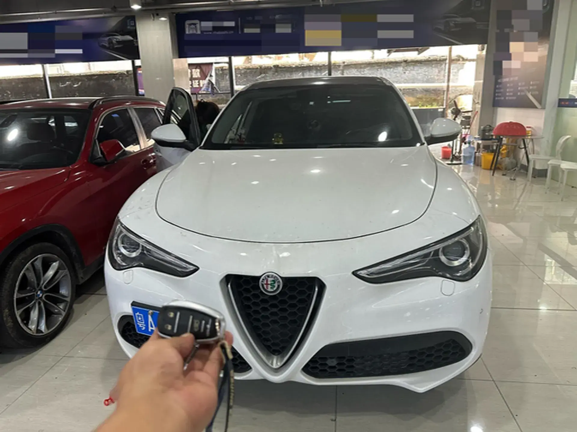 2017 ALFA ROMEO thumbnail 3
