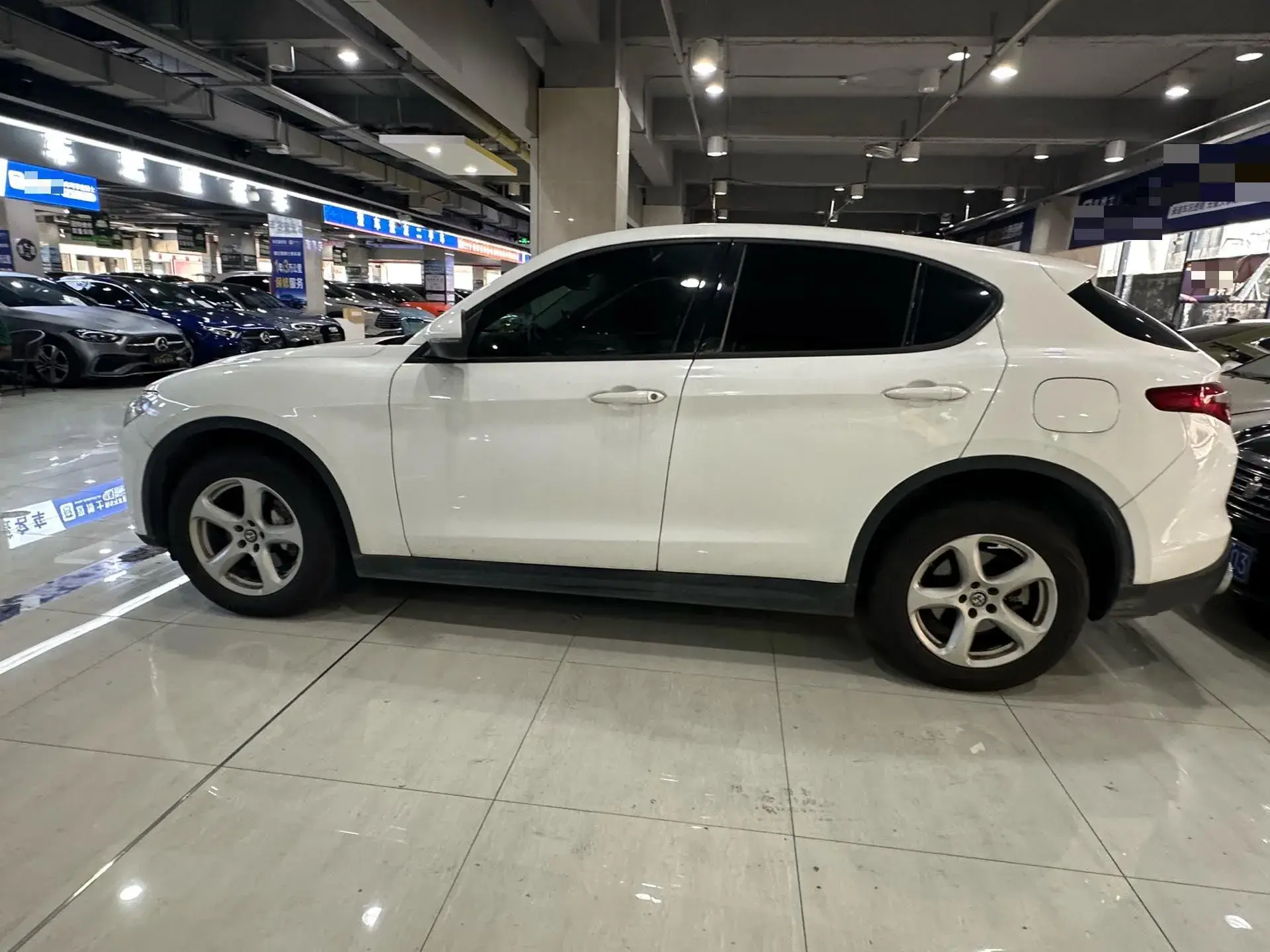 2017 ALFA ROMEO thumbnail 2