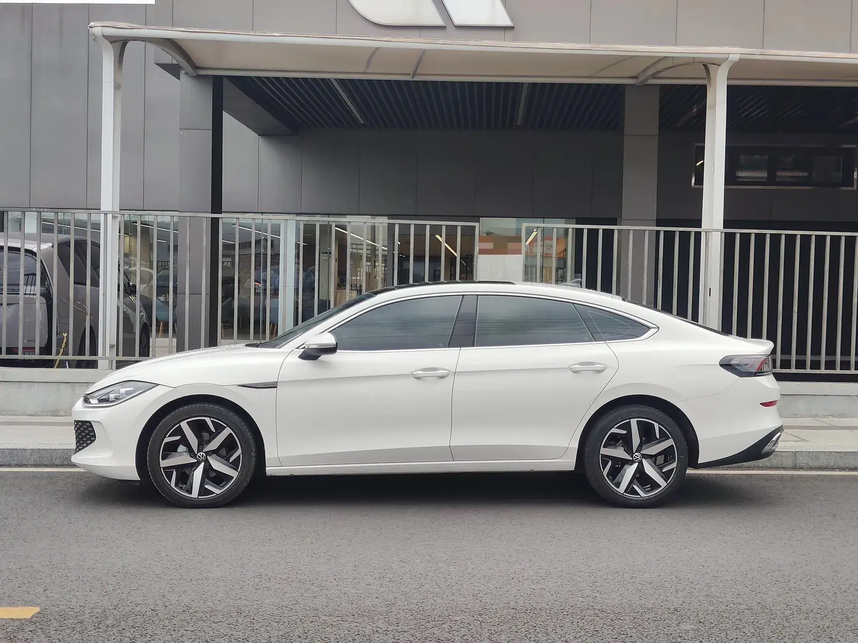 2023 VOLKSWAGEN LAMANDO thumbnail 4