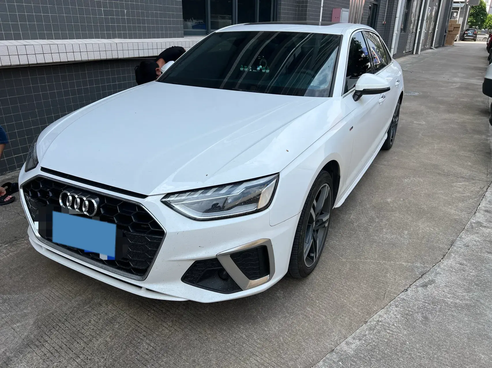 2020 AUDI A4L view 1