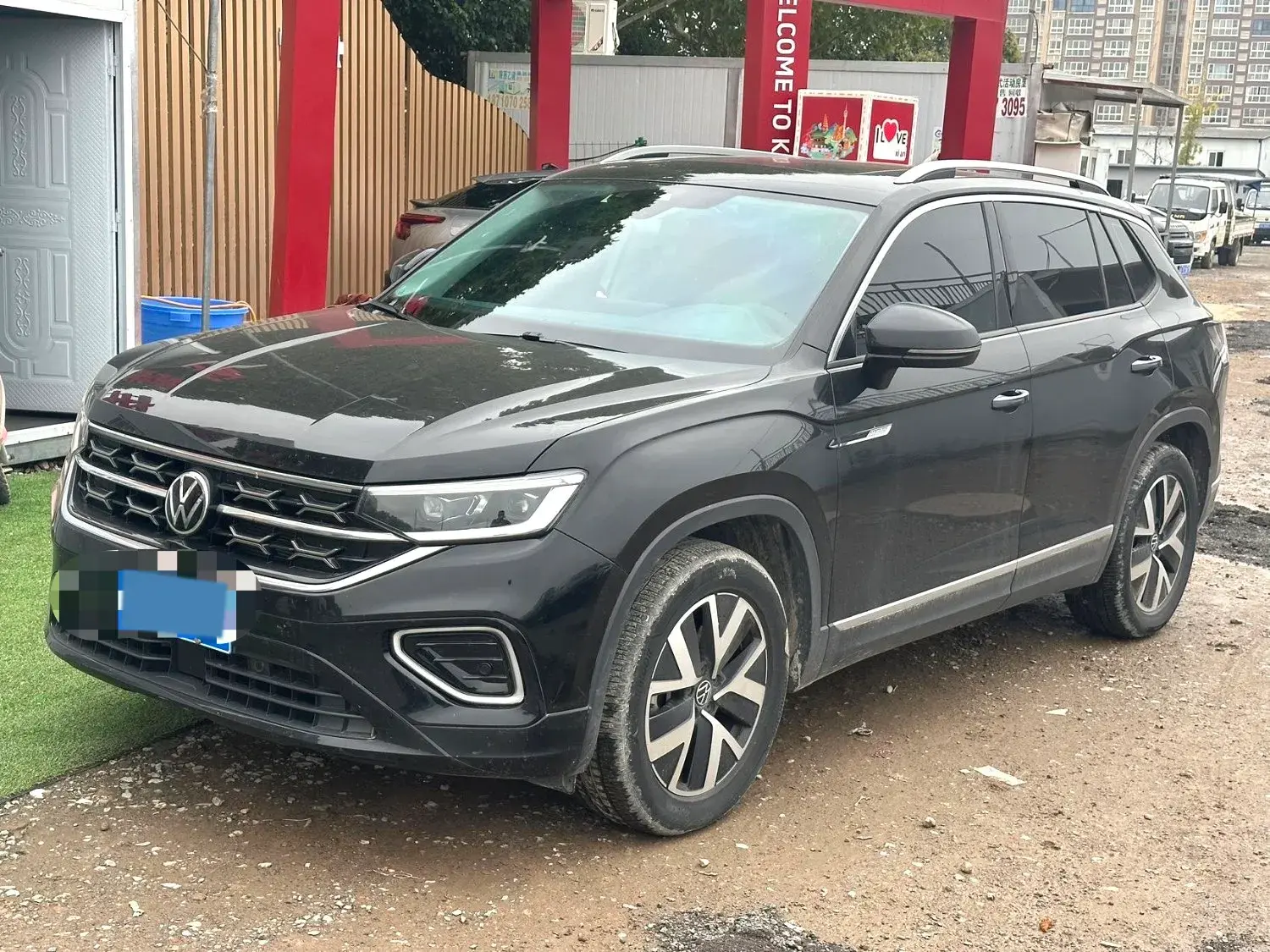 2023 VOLKSWAGEN TAYRON view 1