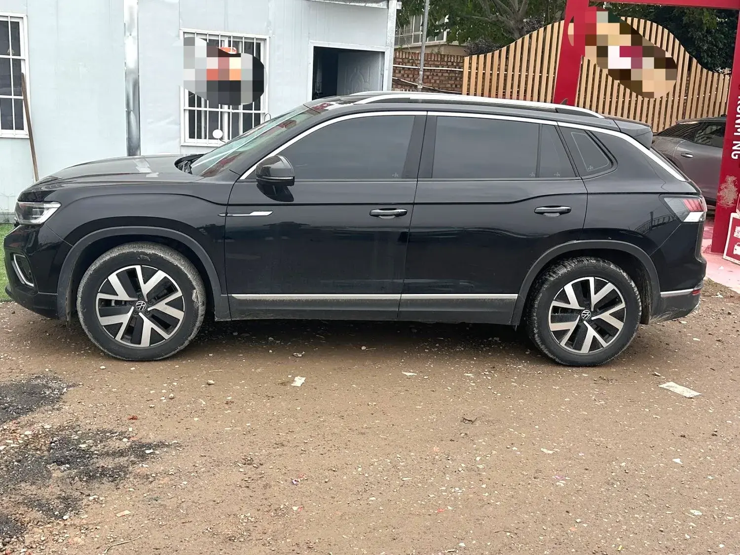 2023 VOLKSWAGEN TAYRON thumbnail 3