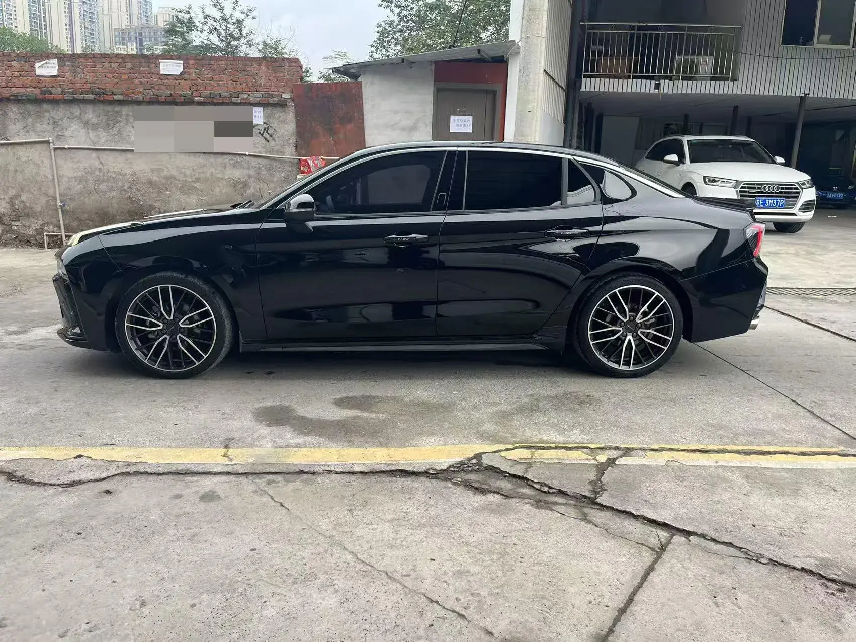 2023 LYNK&CO 03 thumbnail 4