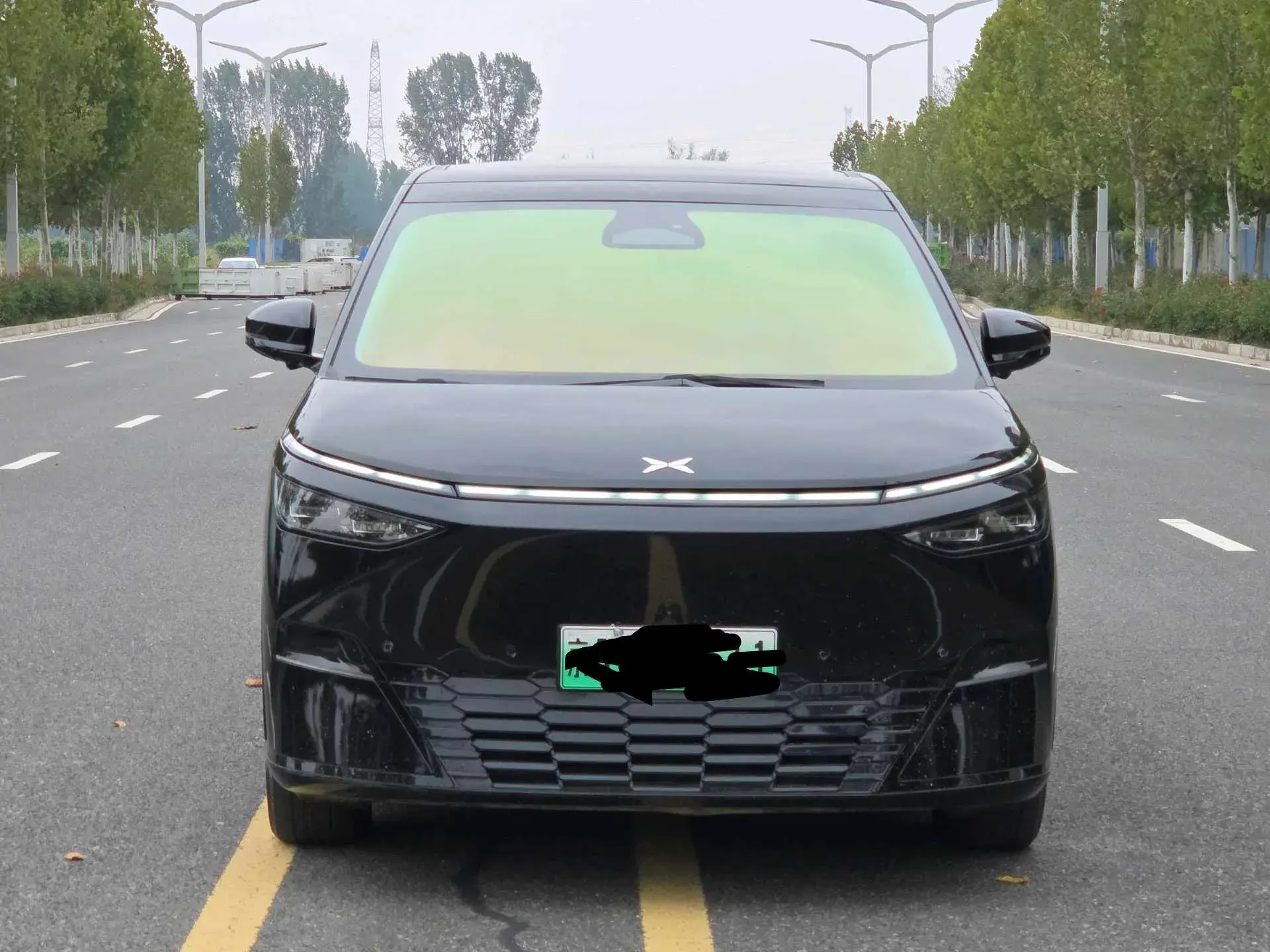 2024 XPENG X9 thumbnail 2