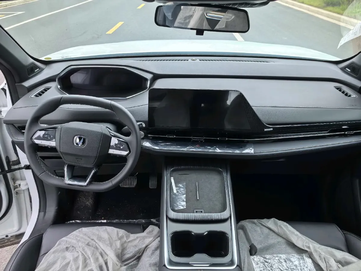 2025 ChangAn CS55PLUS PHEV 1.5L 98HP L4 E-CVT PHEV,autocango,china used car exporter,china ev exporter,chinese used car exporter,chinese used ev exporter