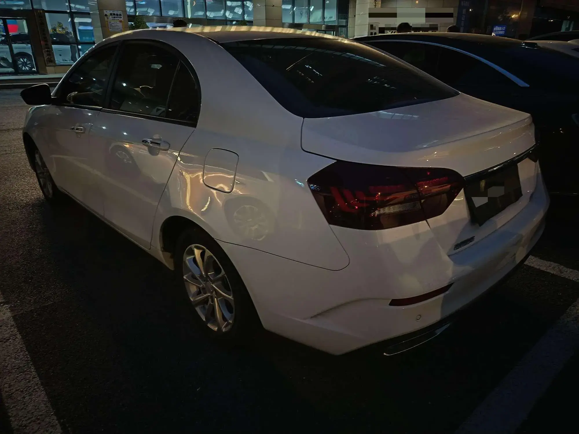 2021 GEELY EMGRAND thumbnail 4
