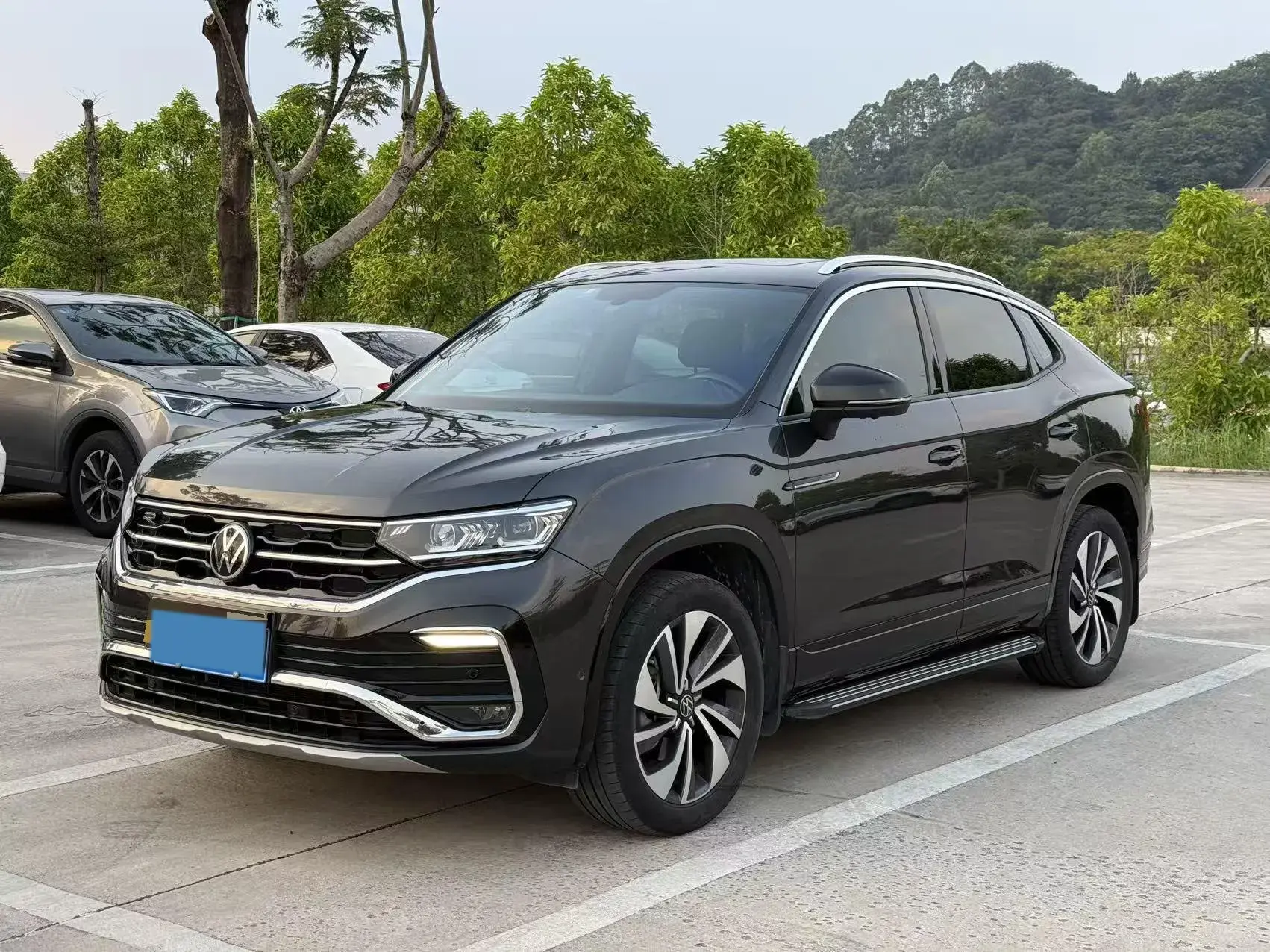 2020 VOLKSWAGEN TAYRON view 1