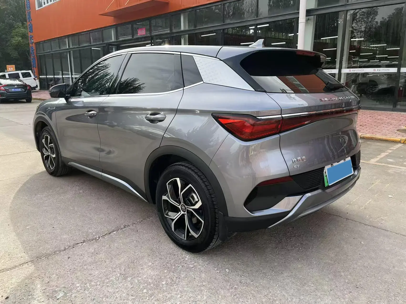 2024 BYD YUAN thumbnail 4