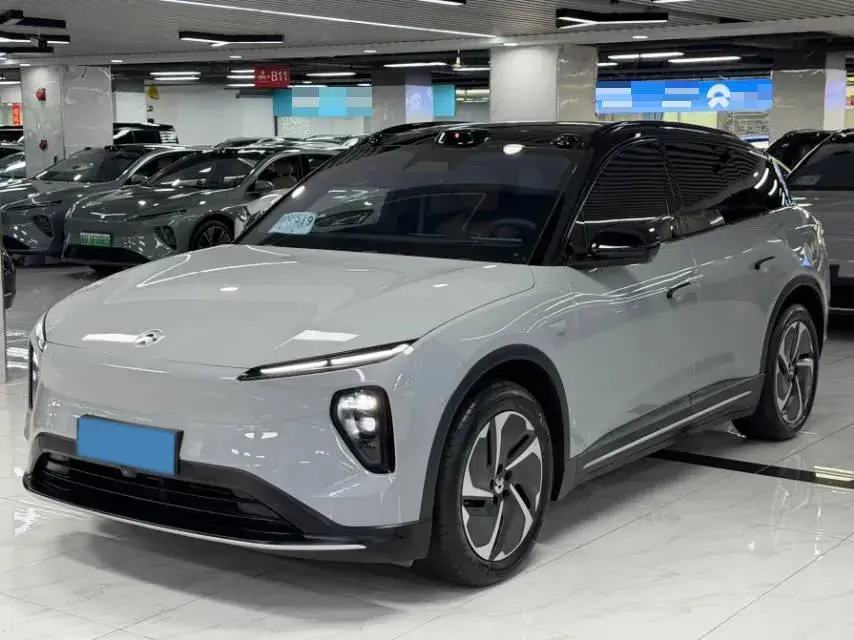 2024 NIO ES6 view 1
