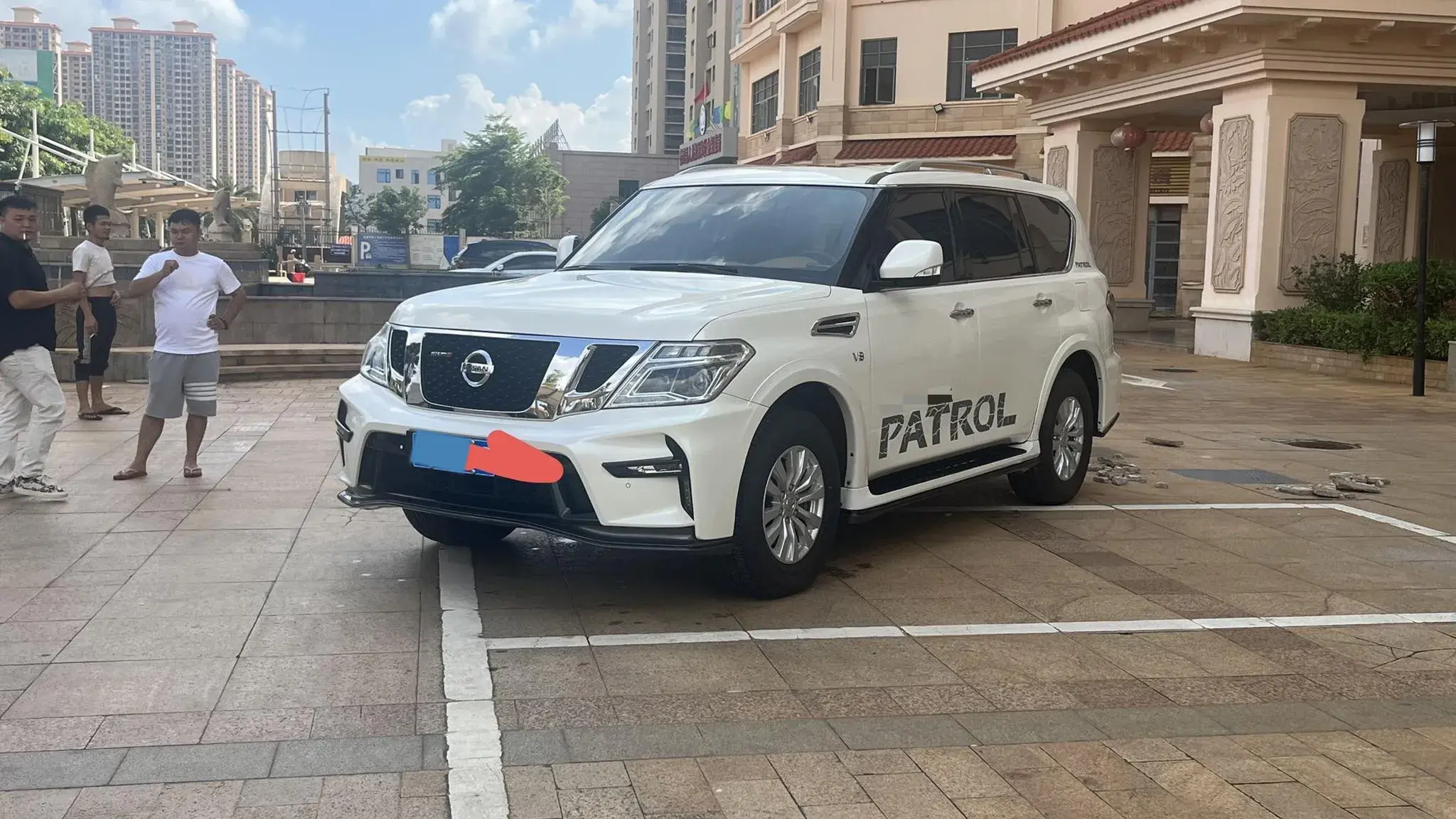 2018 NISSAN PATROL view 1