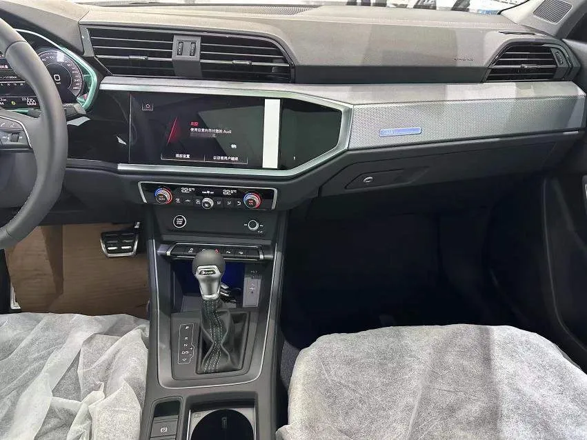 2024 Audi Q3 1.5T 160HP L4 7DCT,autocango,china used car exporter,china ev exporter,chinese used car exporter,chinese used ev exporter