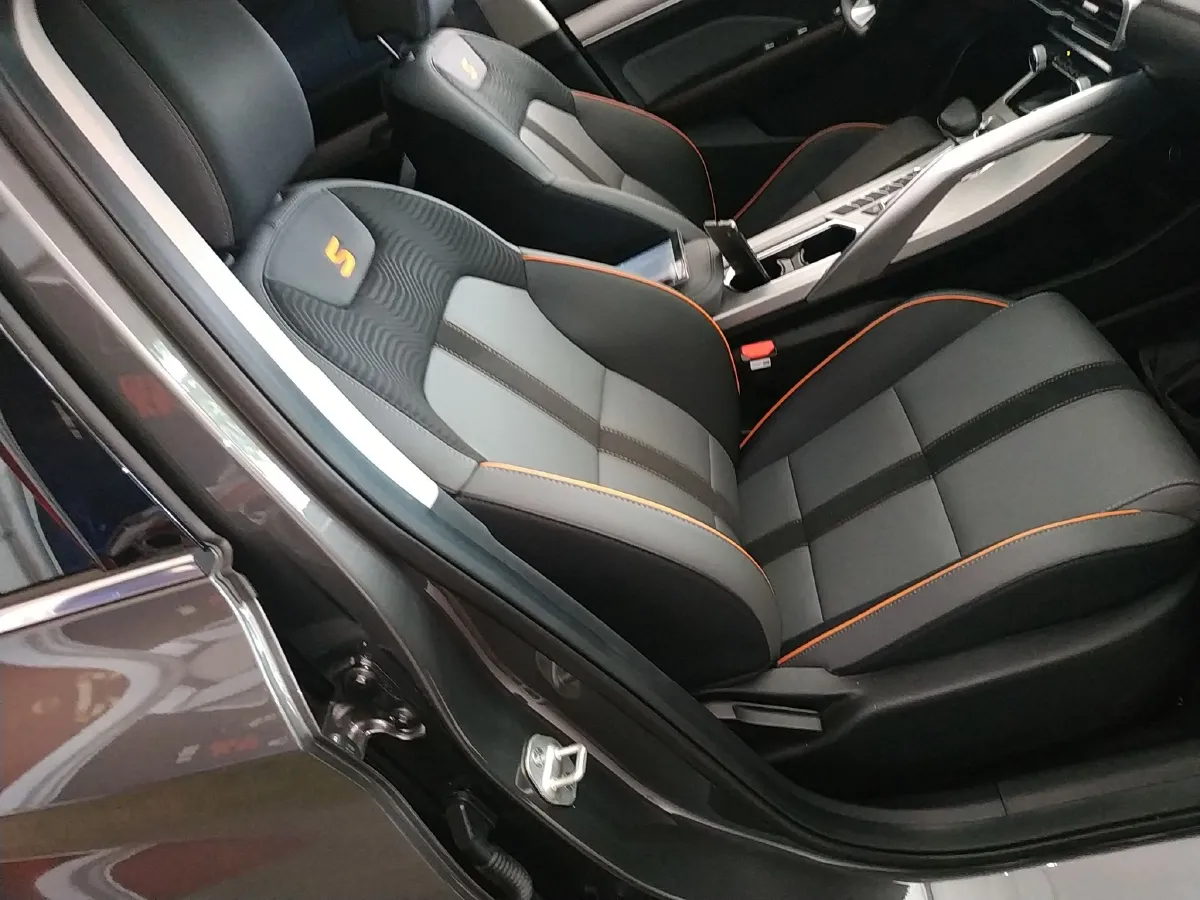 2023 Geely Coolray 1.5T 181HP L4 7DCT,autocango,china used car exporter,china ev exporter,chinese used car exporter,chinese used ev exporter