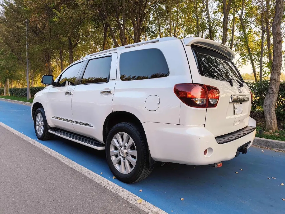 2010 Toyota Sequoia 5.7L 386HP V8 6AT,autocango,china used car exporter,china ev exporter,chinese used car exporter,chinese used ev exporter