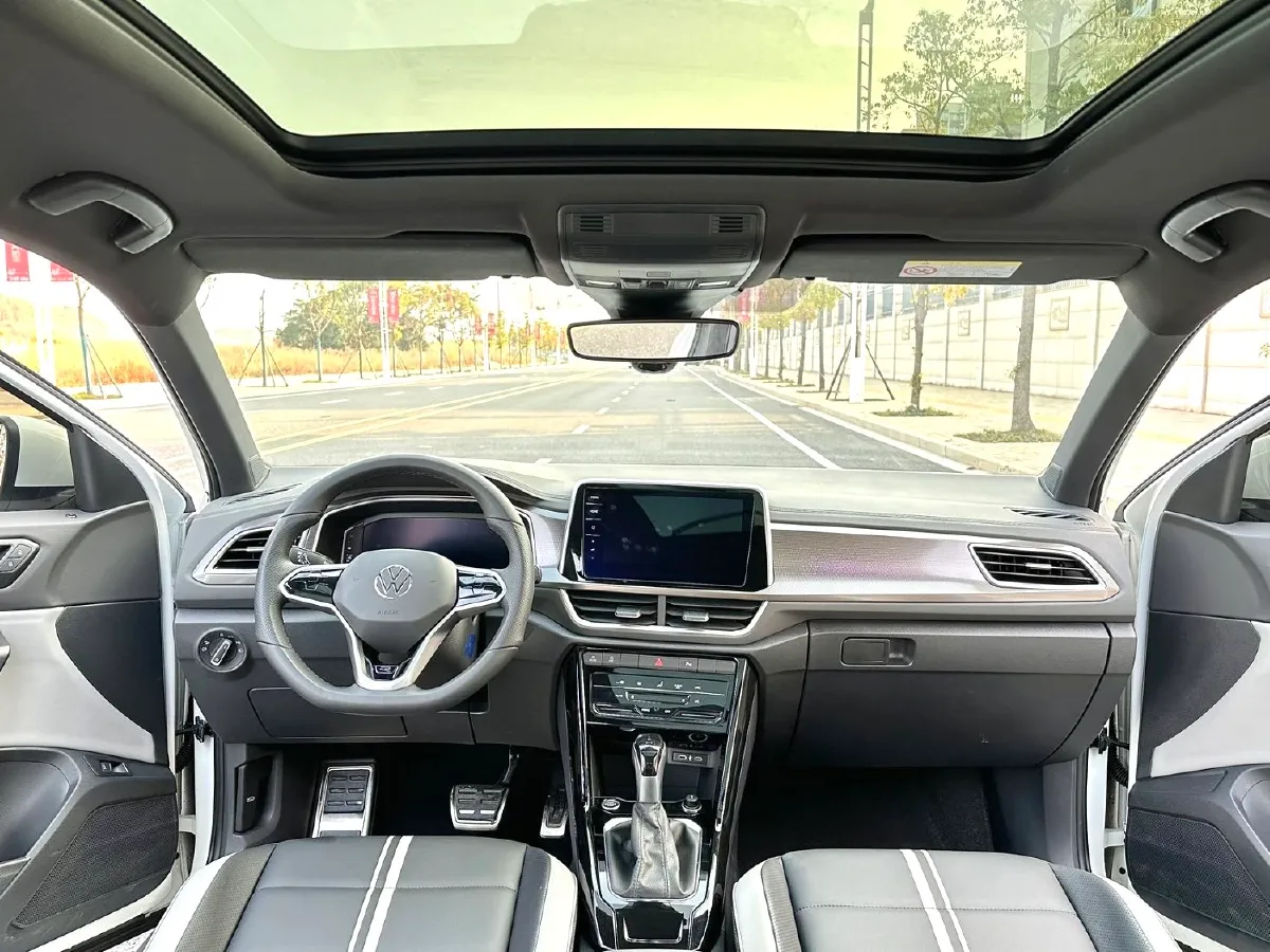 2023 Volkswagen T-Roc 1.5T 160HP L4 7DCT,autocango,china used car exporter,china ev exporter,chinese used car exporter,chinese used ev exporter
