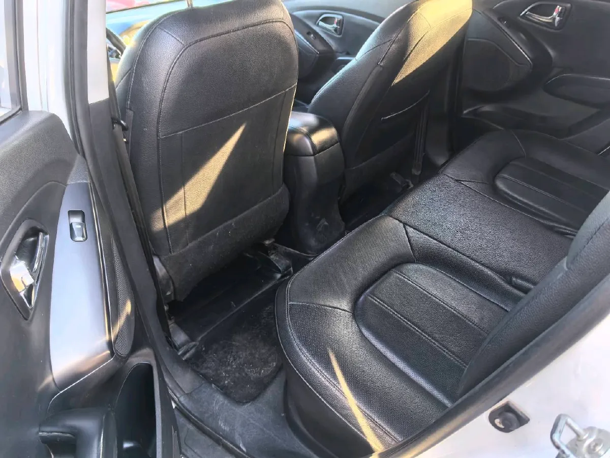 2013 Hyundai ix35 2.0L 165HP L4 6AT,autocango,china used car exporter,china ev exporter,chinese used car exporter,chinese used ev exporter