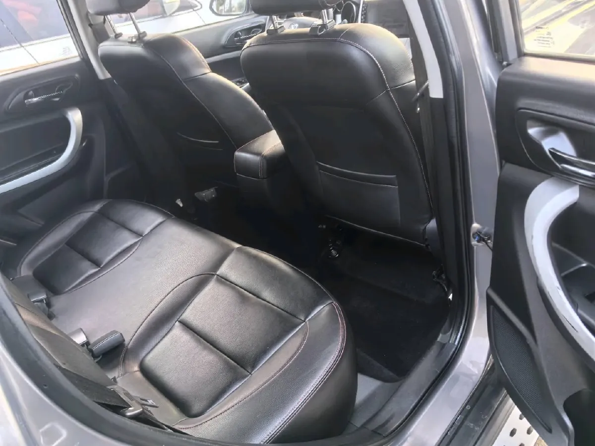 2015 ChangAn CS35 1.6L 125HP L4 4AT,autocango,china used car exporter,china ev exporter,chinese used car exporter,chinese used ev exporter