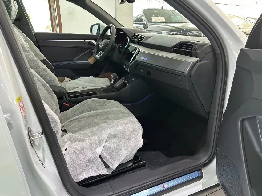 2024 Audi Q3 1.5T 160HP L4 7DCT,autocango,china used car exporter,china ev exporter,chinese used car exporter,chinese used ev exporter