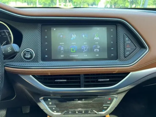 2017 Zotye T300 1.5L 112HP L4 5MT,autocango,china used car exporter,china ev exporter,chinese used car exporter,chinese used ev exporter