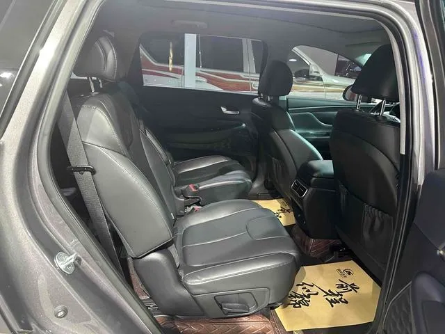 2023 Hyundai Santafe 2.0T 230HP L4 8AT,autocango,china used car exporter,china ev exporter,chinese used car exporter,chinese used ev exporter