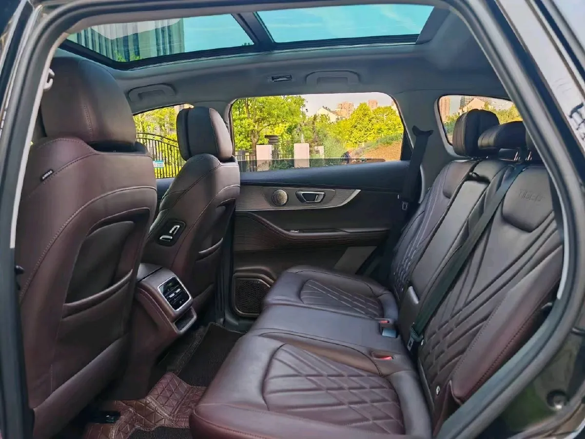 2024 Chery Tiggo 8 PRO 2.0T 254HP L4 7DCT,autocango,china used car exporter,china ev exporter,chinese used car exporter,chinese used ev exporter