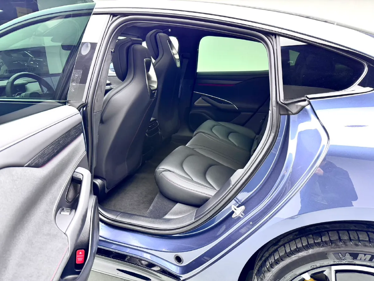 2024 MI SU7 BEV 101KWH,autocango,china used car exporter,china ev exporter,chinese used car exporter,chinese used ev exporter