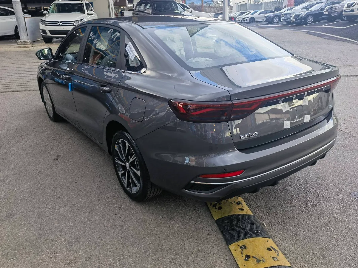 2025 Geely Emgrand 1.5L 127HP L4 CVT,autocango,china used car exporter,china ev exporter,chinese used car exporter,chinese used ev exporter