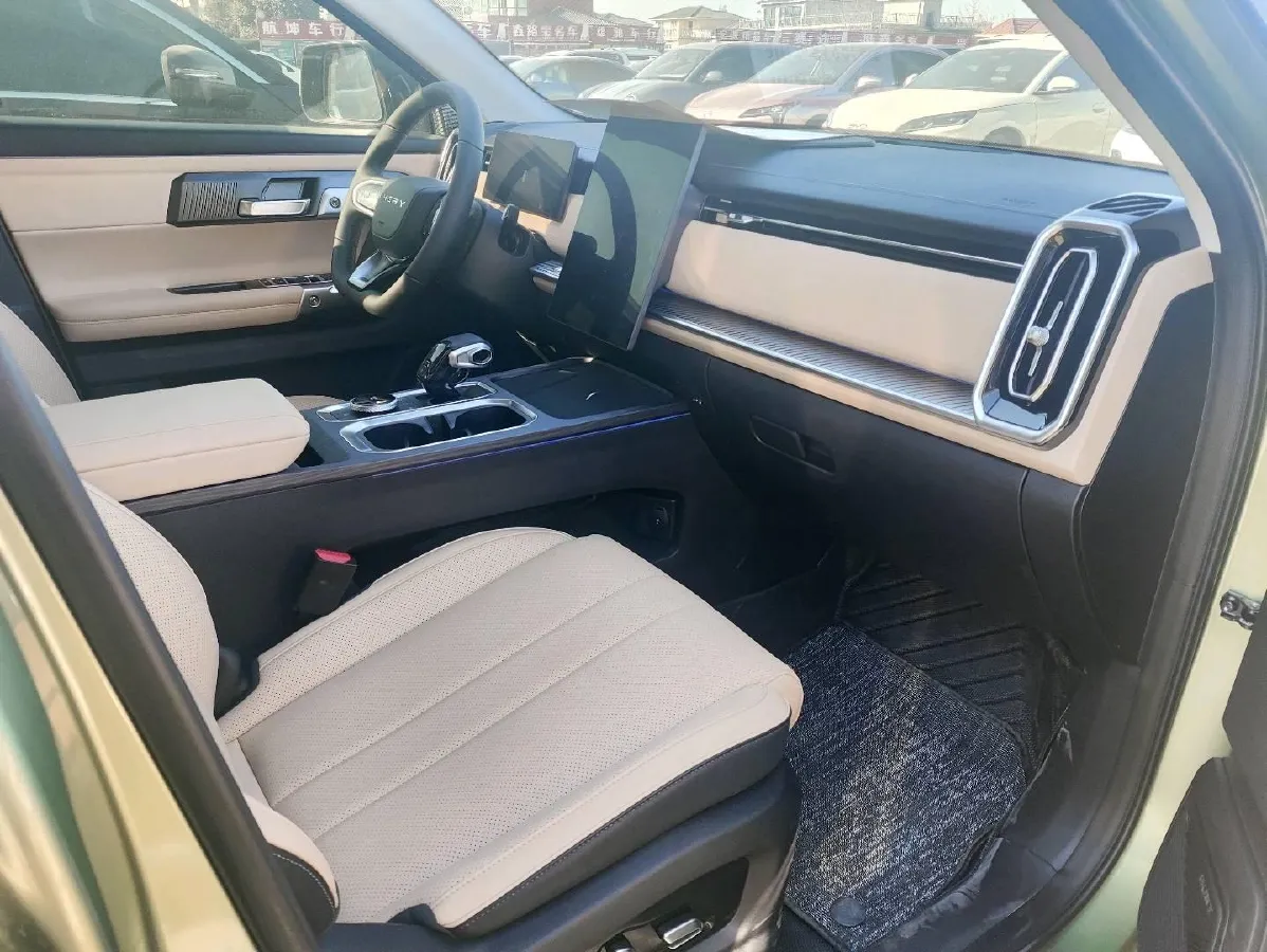 2023 Chery Exploration 06 1.6T 197HP L4 7DCT,autocango,china used car exporter,china ev exporter,chinese used car exporter,chinese used ev exporter