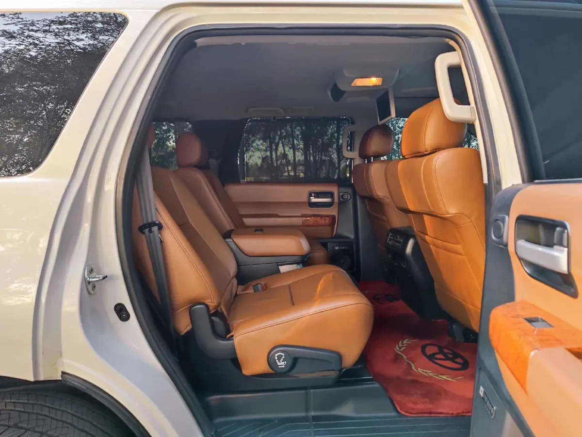 2010 Toyota Sequoia 5.7L 386HP V8 6AT,autocango,china used car exporter,china ev exporter,chinese used car exporter,chinese used ev exporter