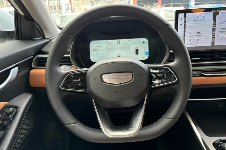 2025 Geely Emgrand 1.5L 127HP L4 CVT,autocango,china used car exporter,china ev exporter,chinese used car exporter,chinese used ev exporter