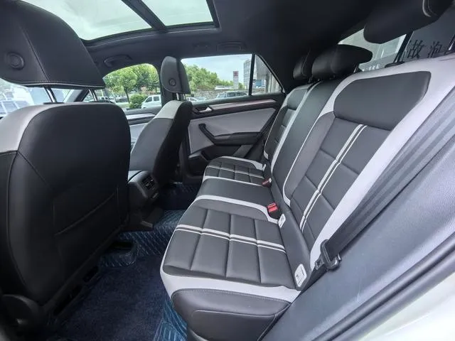 2023 Volkswagen T-Roc 1.5T 160HP L4 7DCT,autocango,china used car exporter,china ev exporter,chinese used car exporter,chinese used ev exporter