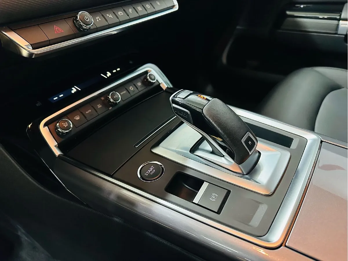 2022 Citroen C6 1.8T 211HP L4 8AT,autocango,china used car exporter,china ev exporter,chinese used car exporter,chinese used ev exporter