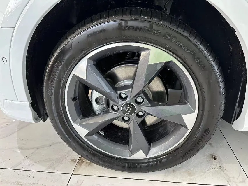 2024 Audi Q3 1.5T 160HP L4 7DCT,autocango,china used car exporter,china ev exporter,chinese used car exporter,chinese used ev exporter