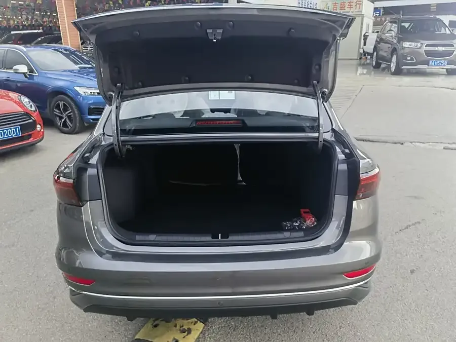 2025 Geely Emgrand 1.5L 127HP L4 CVT,autocango,china used car exporter,china ev exporter,chinese used car exporter,chinese used ev exporter