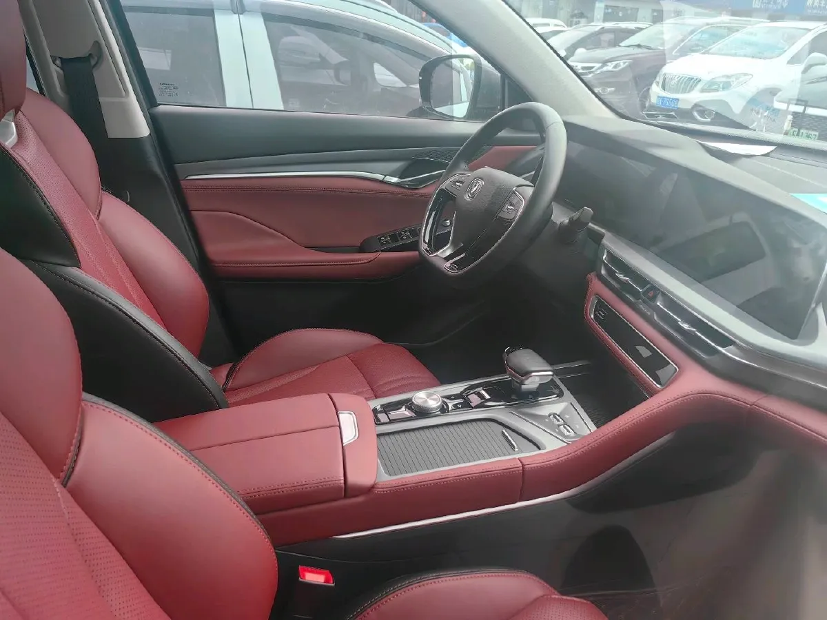 2022 ChangAn CS75 Plus 1.5T 178HP L4 6AT,autocango,china used car exporter,china ev exporter,chinese used car exporter,chinese used ev exporter