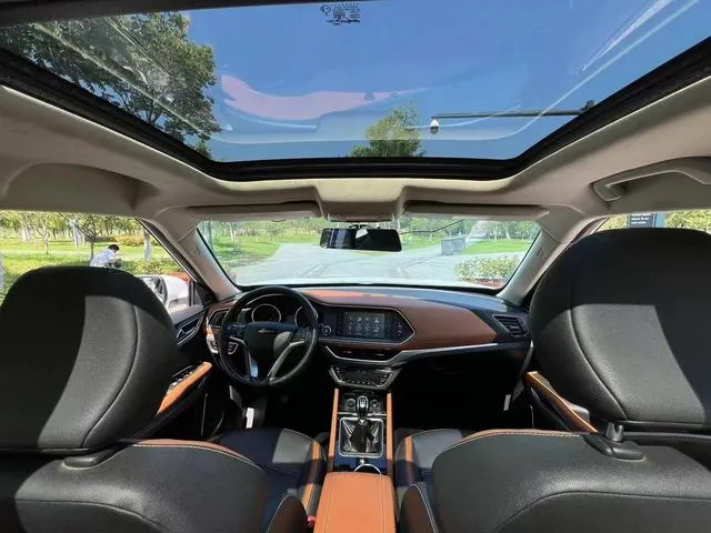 2017 Zotye T300 1.5L 112HP L4 5MT,autocango,china used car exporter,china ev exporter,chinese used car exporter,chinese used ev exporter