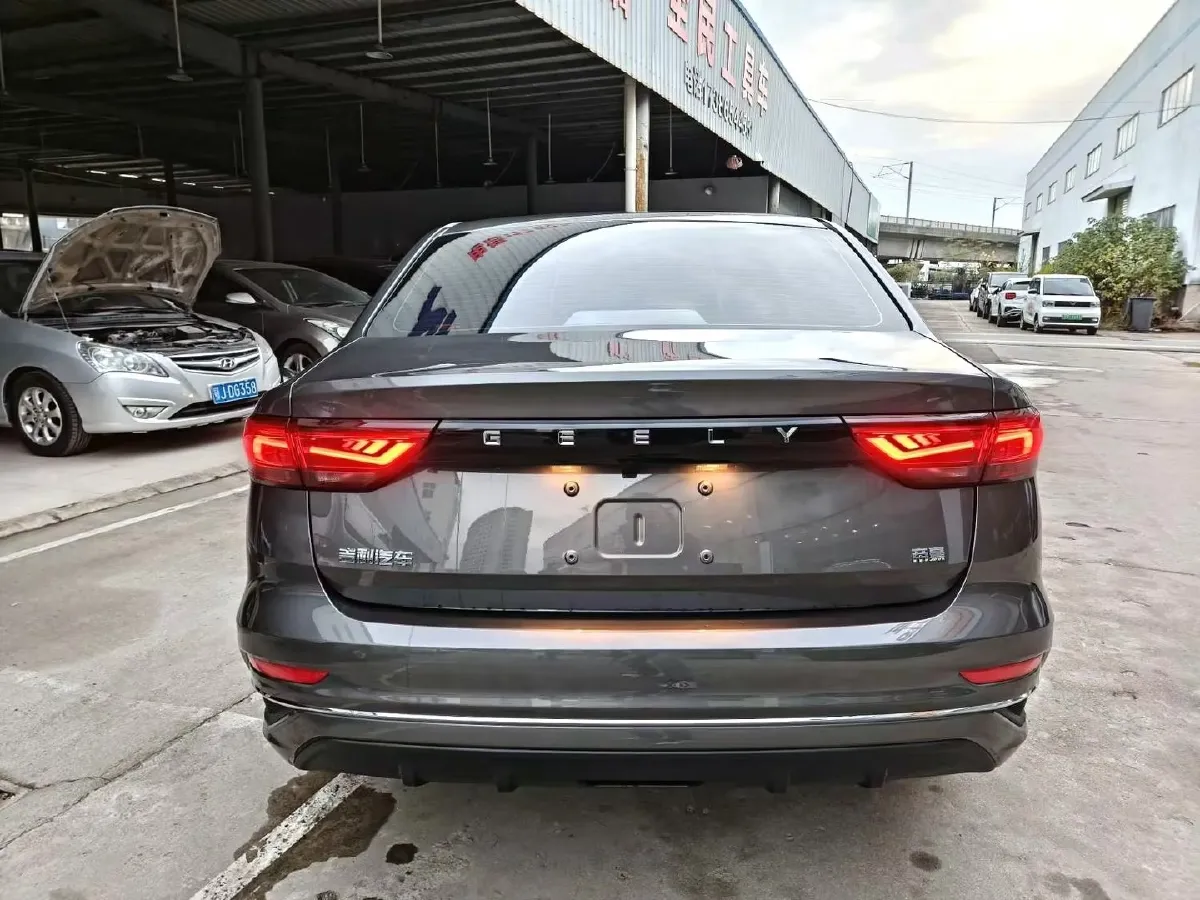 2025 Geely Emgrand 1.5L 127HP L4 5MT,autocango,china used car exporter,china ev exporter,chinese used car exporter,chinese used ev exporter