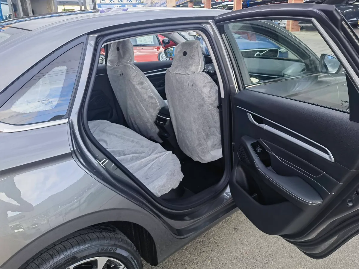 2025 Geely Emgrand 1.5L 127HP L4 CVT,autocango,china used car exporter,china ev exporter,chinese used car exporter,chinese used ev exporter