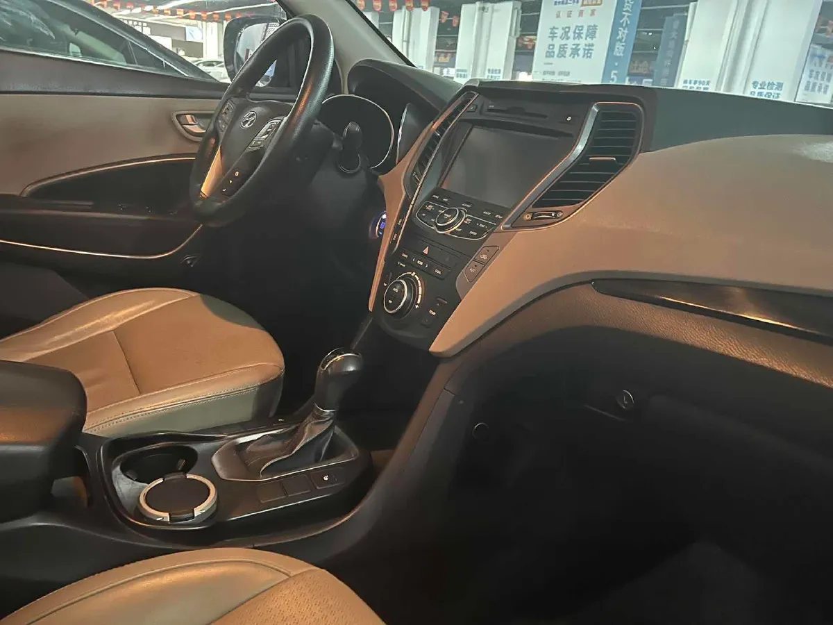 2013 Hyundai Santafe 3.0L 264HP V6 6AT,autocango,china used car exporter,china ev exporter,chinese used car exporter,chinese used ev exporter