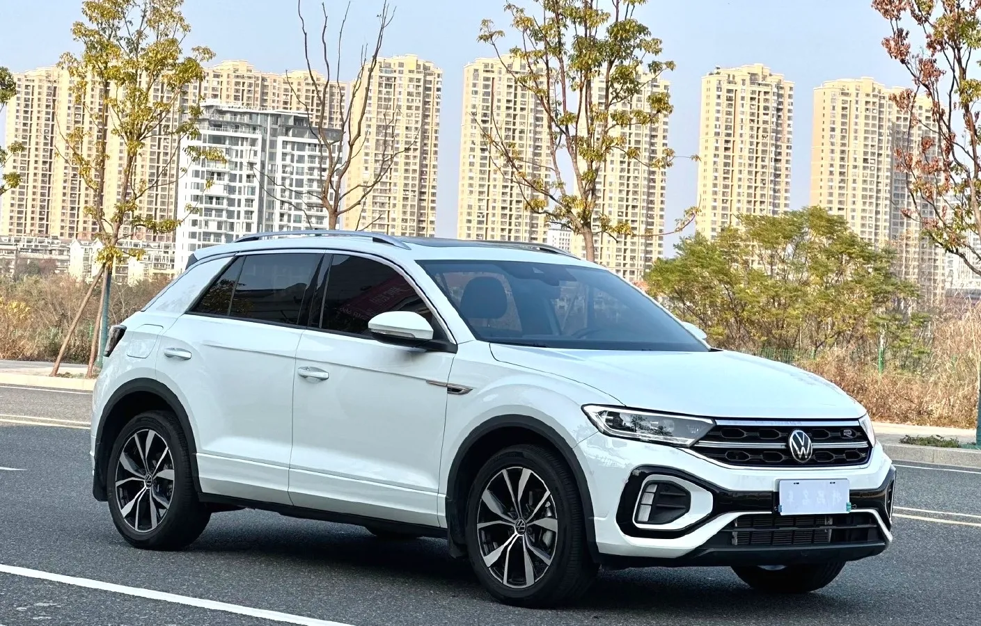 2023 Volkswagen T-Roc 1.5T 160HP L4 7DCT,autocango,china used car exporter,china ev exporter,chinese used car exporter,chinese used ev exporter