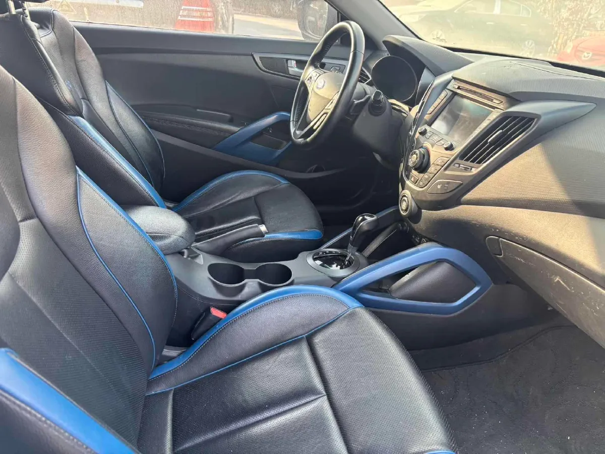 2012 Hyundai Veloster 1.6T 204HP L4 6AT,autocango,china used car exporter,china ev exporter,chinese used car exporter,chinese used ev exporter