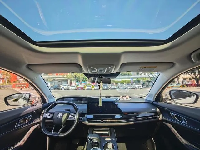 2023 ChangAn UNI-K 2.0T 233HP L4 8AT,autocango,china used car exporter,china ev exporter,chinese used car exporter,chinese used ev exporter