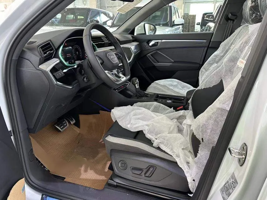 2024 Audi Q3 1.5T 160HP L4 7DCT,autocango,china used car exporter,china ev exporter,chinese used car exporter,chinese used ev exporter