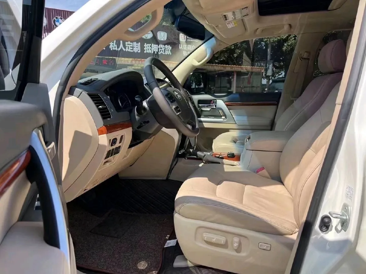 2012 Toyota Land Cruiser 4.0L 275HP V6 5AT,autocango,china used car exporter,china ev exporter,chinese used car exporter,chinese used ev exporter