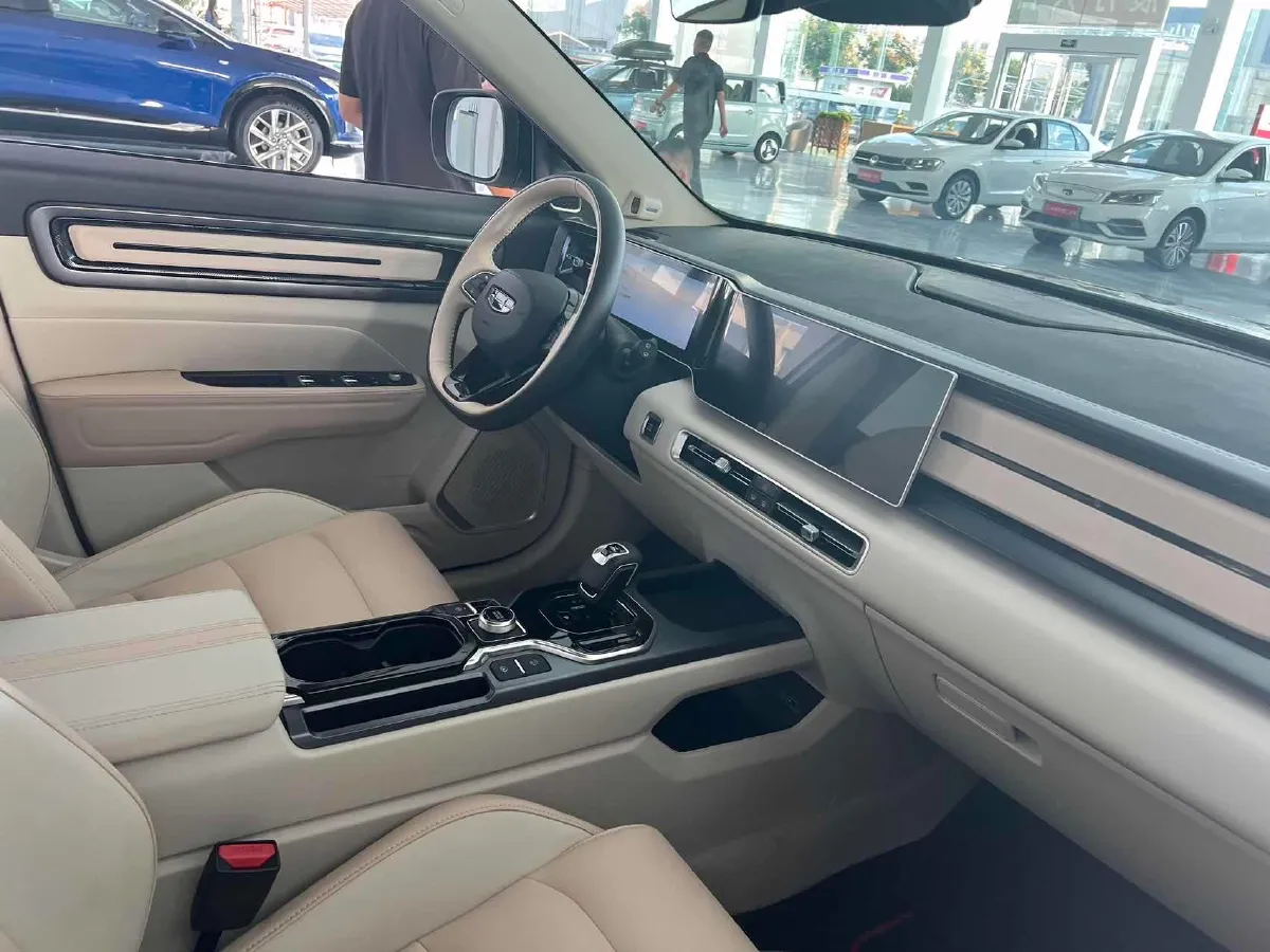 2023 Geely ICON 1.5T 181HP L4 7DCT,autocango,china used car exporter,china ev exporter,chinese used car exporter,chinese used ev exporter