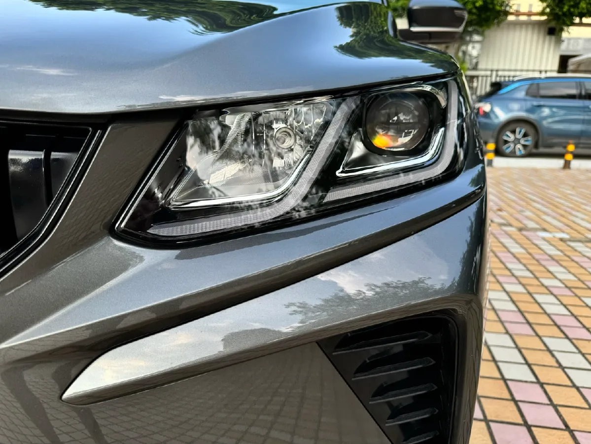 2023 Geely Coolray 1.5T 181HP L4 7DCT,autocango,china used car exporter,china ev exporter,chinese used car exporter,chinese used ev exporter