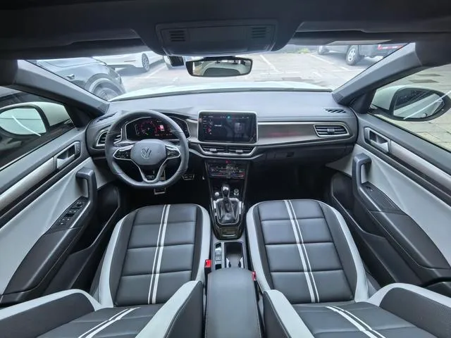 2023 Volkswagen T-Roc 1.5T 160HP L4 7DCT,autocango,china used car exporter,china ev exporter,chinese used car exporter,chinese used ev exporter