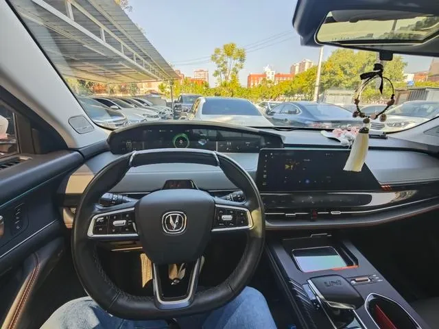 2023 ChangAn UNI-K 2.0T 233HP L4 8AT,autocango,china used car exporter,china ev exporter,chinese used car exporter,chinese used ev exporter