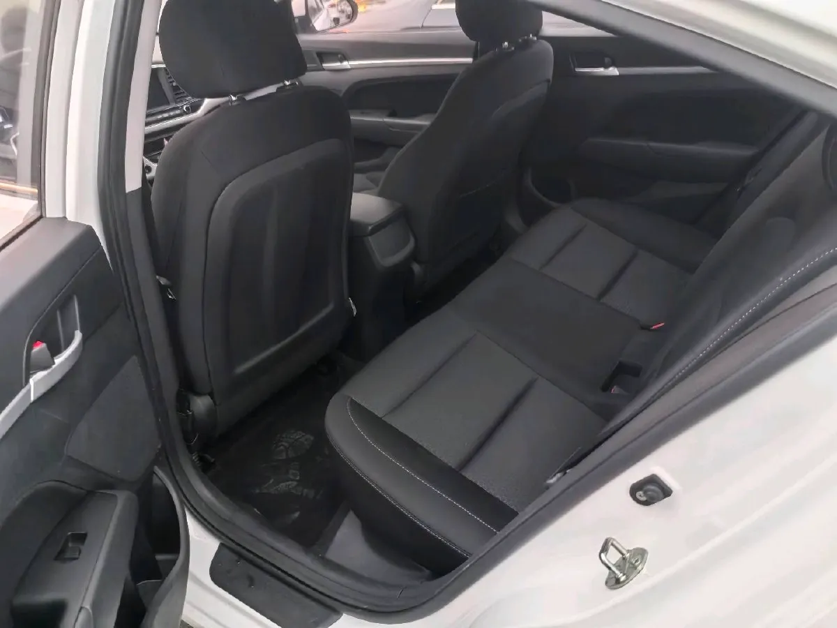 2016 Hyundai Elantra 1.6L 130HP L4 6AT,autocango,china used car exporter,china ev exporter,chinese used car exporter,chinese used ev exporter