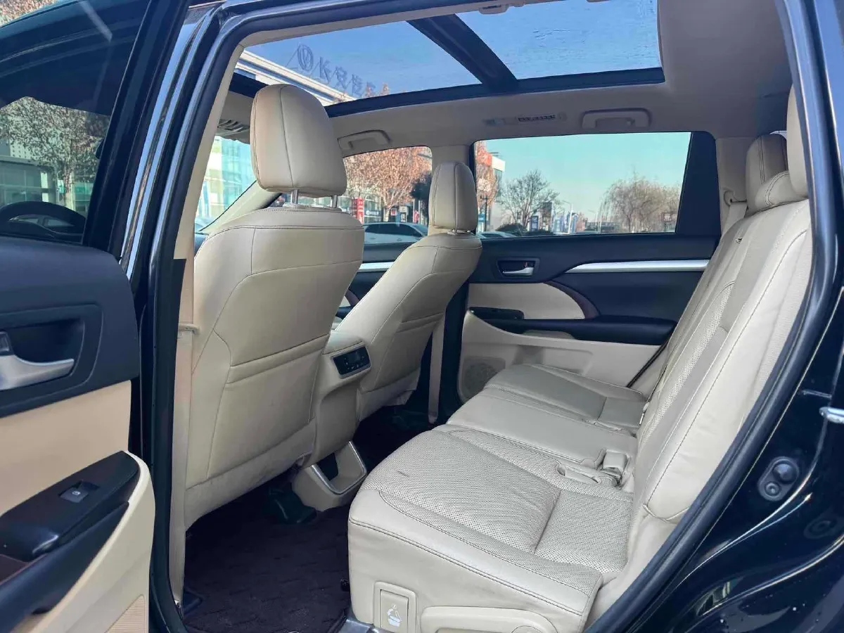 2015 Toyota Highlander 2.0T 220HP L4 6AT,autocango,china used car exporter,china ev exporter,chinese used car exporter,chinese used ev exporter