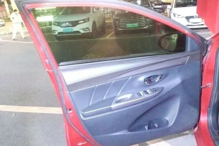 2015 Toyota Yaris L 1.5L 107HP L4 4AT,autocango,china used car exporter,china ev exporter,chinese used car exporter,chinese used ev exporter
